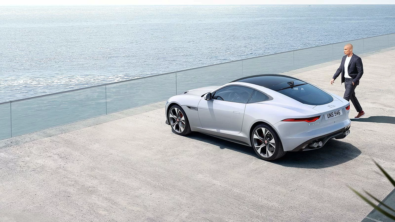 jaguar-f-type-mau-trang-tinbanxe.png