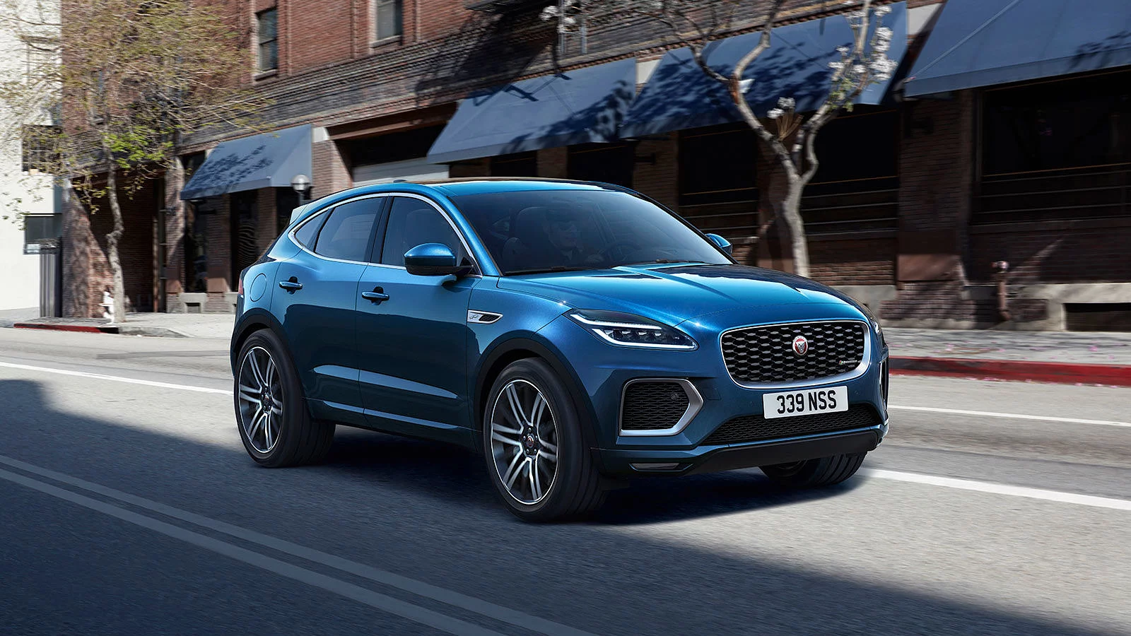 jaguar-e-pace-mau-xanh-tinbanxe.png