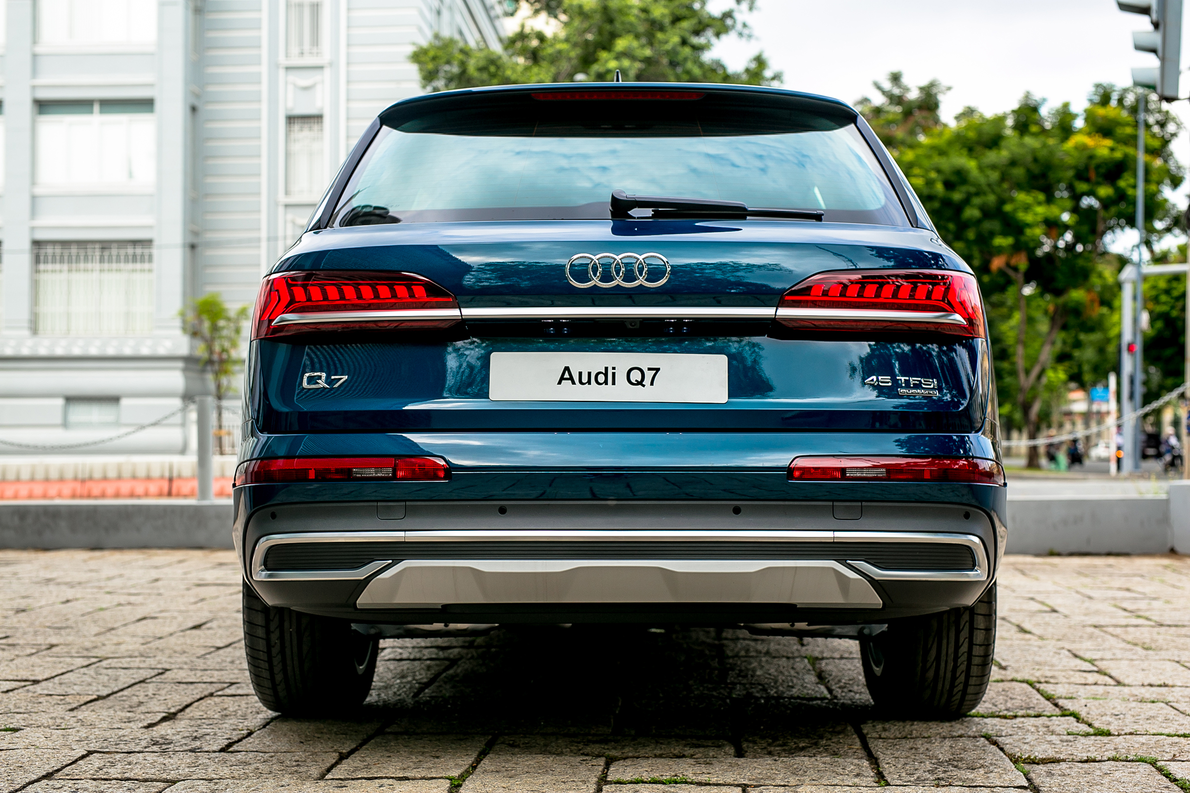 gia-xe-audi-q7-tinbanxe-4.png