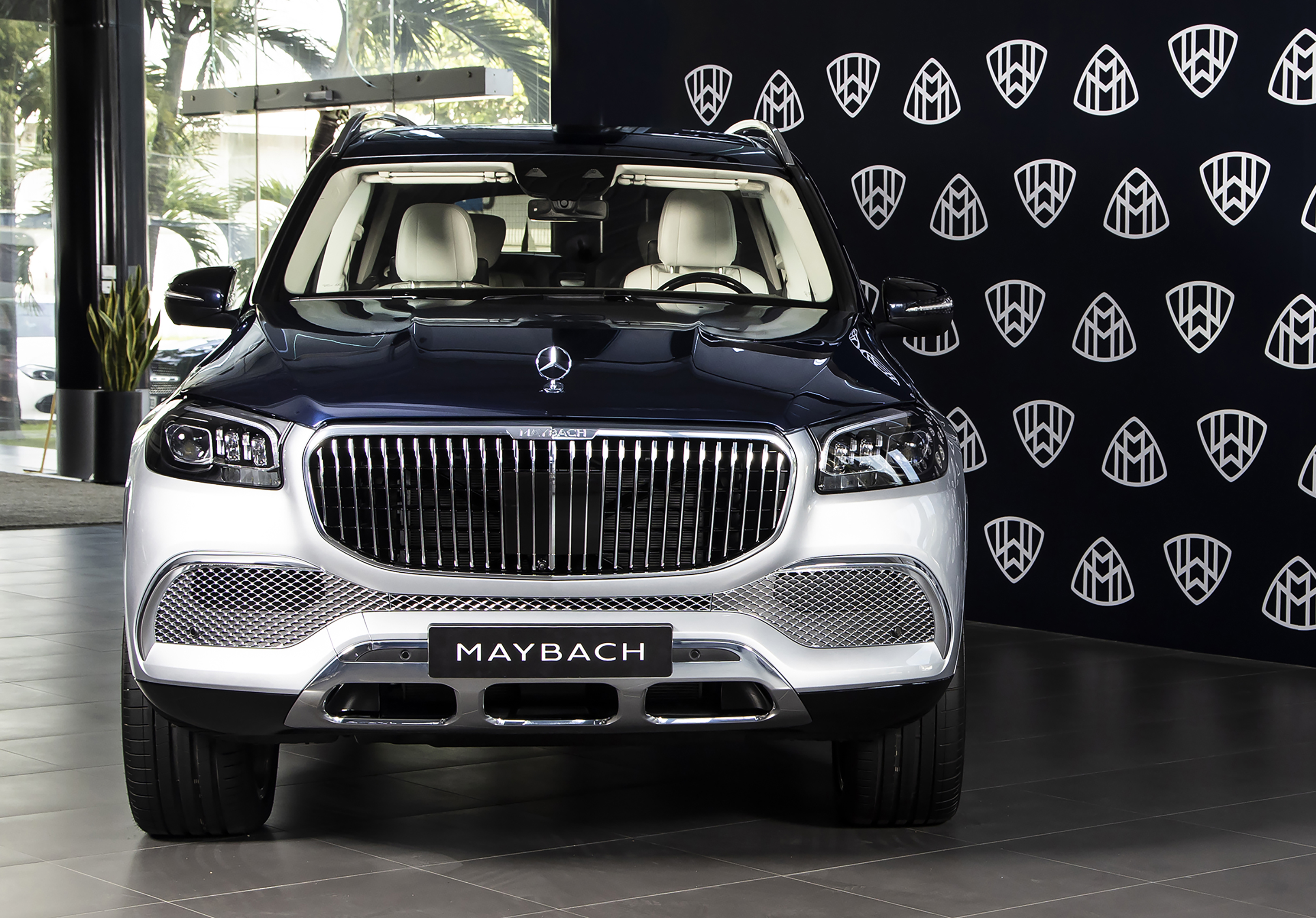 gia-xe-mercedes-maybach-gls-600-tinbanxe-3.png