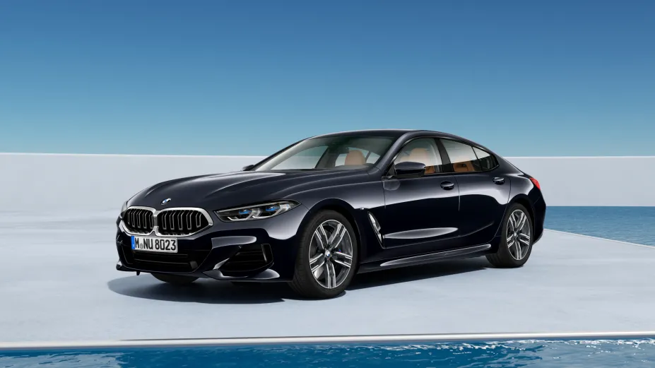 bmw-840i-gran-coupe-mau-xanh-den-tinbanxe.png