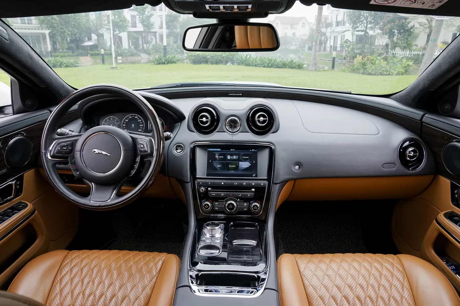 Nội thất Jaguar XJL