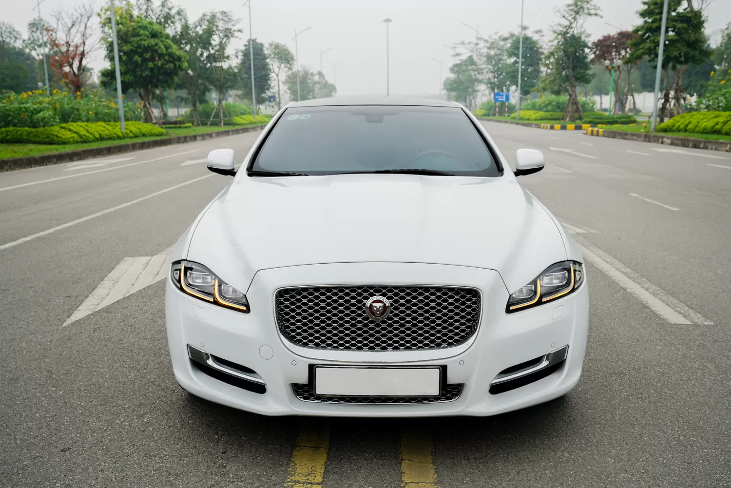 Ngoại thất Jaguar XJL