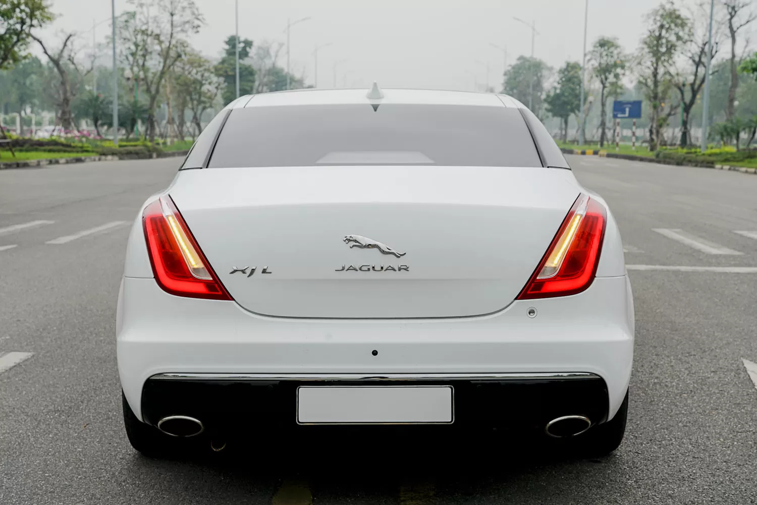 Ngoại thất Jaguar XJL