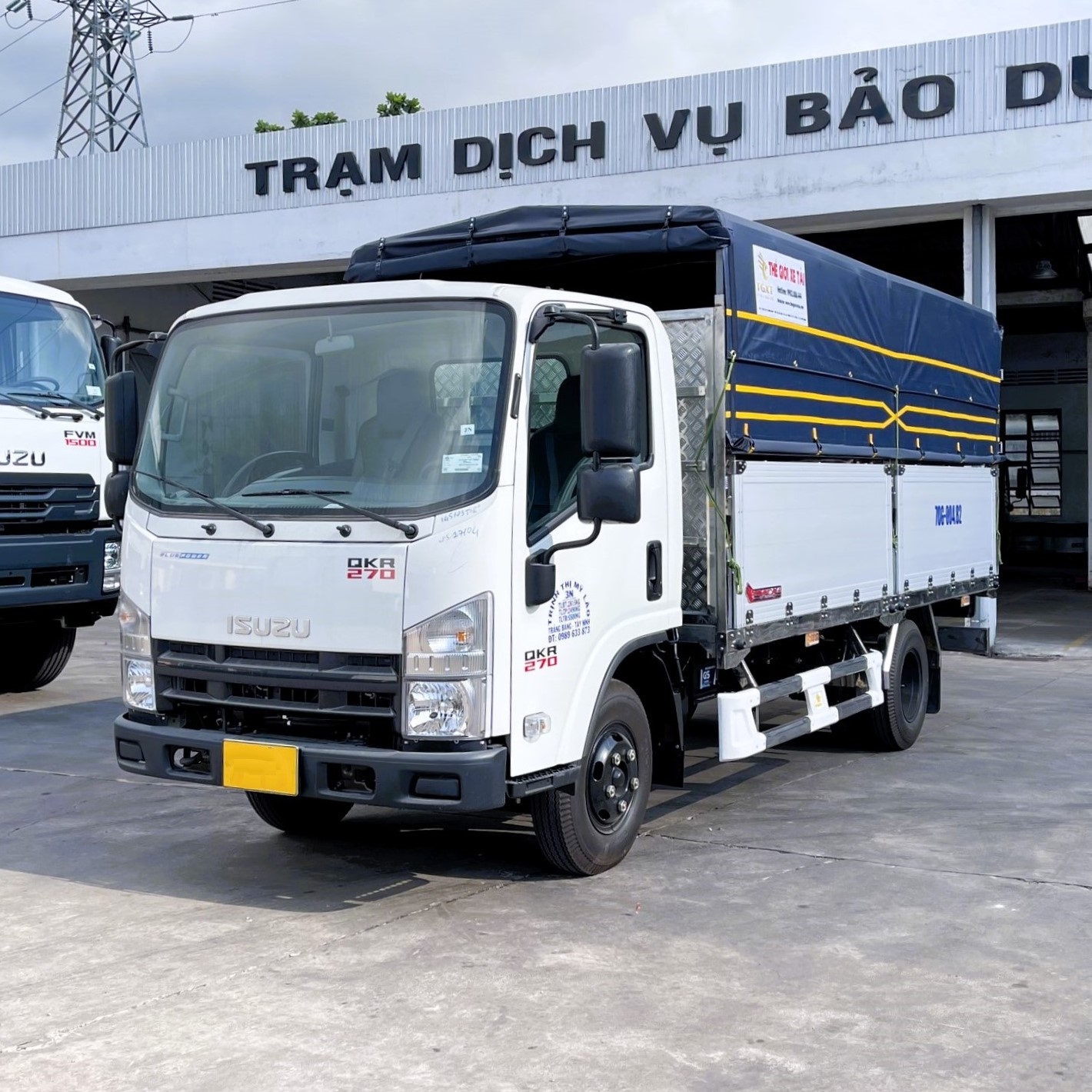 ISUZU QKR 270 THÙNG MUI BẠT