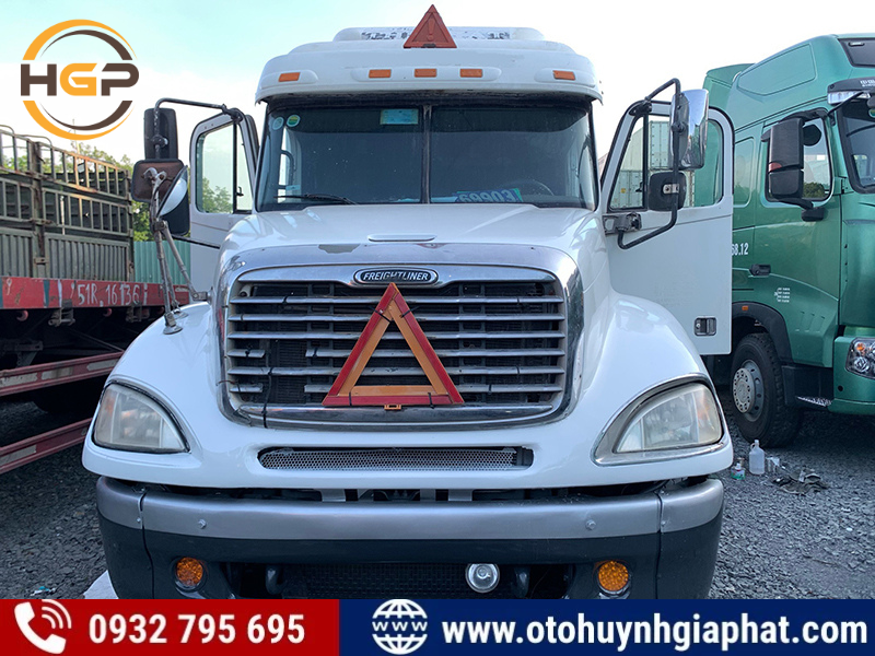 Thanh lý xe đầu kéo Mỹ FREIGHTLINER 515HP đời 2004 cũ