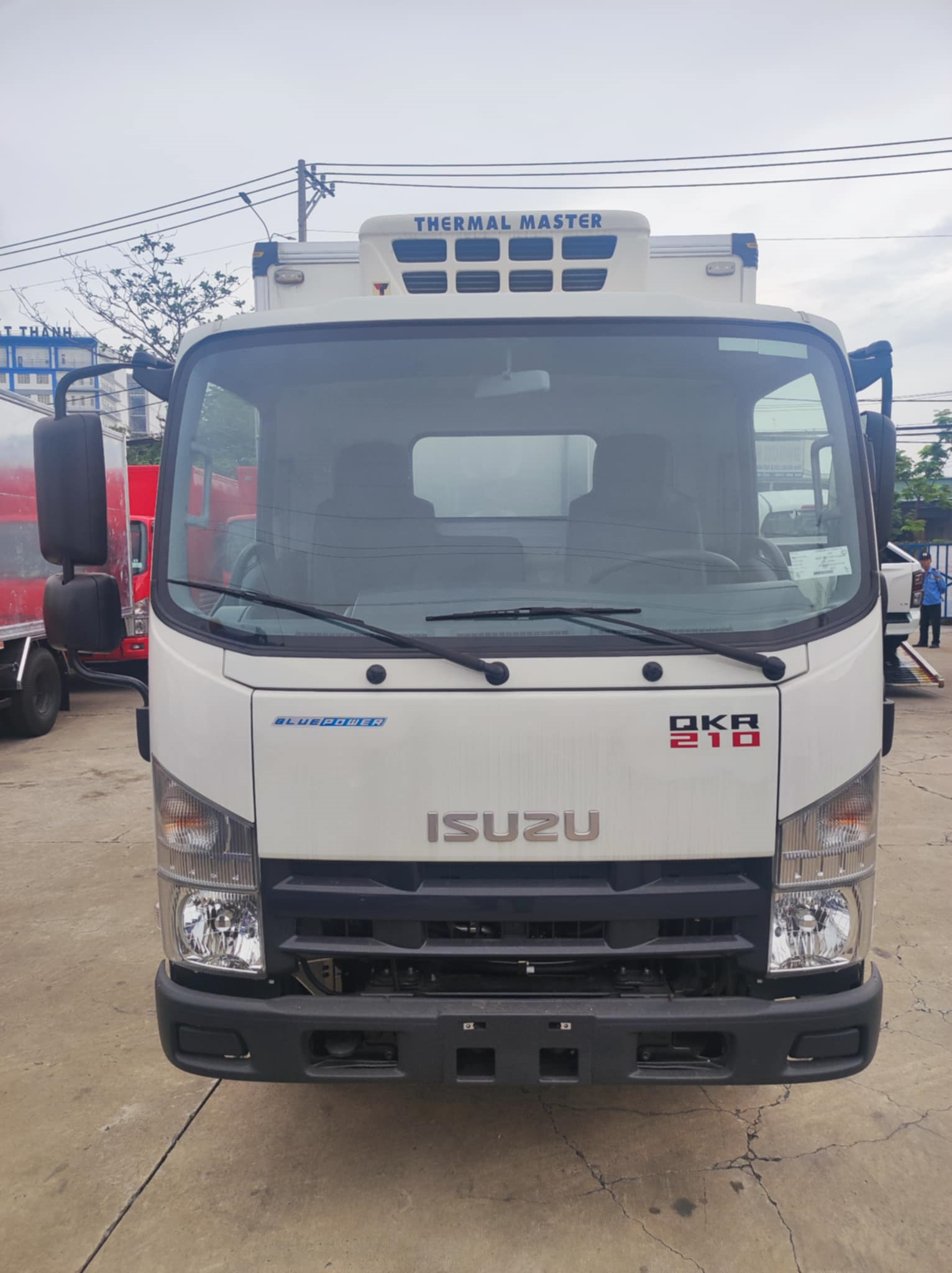 Cần bán xe ISUZU QKR210 1T9 thùng đông lạnh dài 4m3