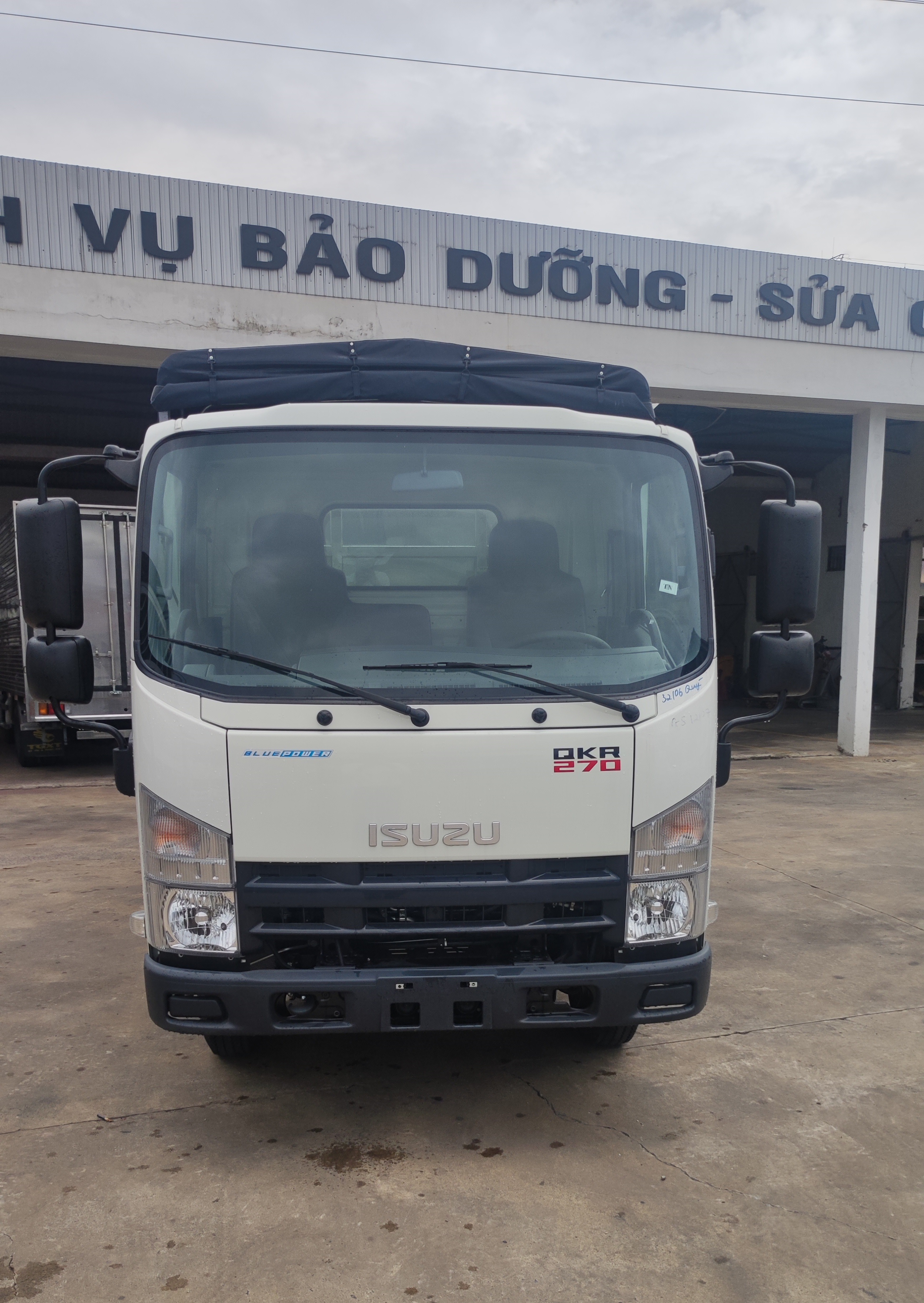 Cần bán xe ISUZU QKR270 thùng bạt Inox