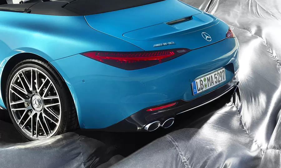 Thiết kế đuôi xe Mercedes Benz SL 63