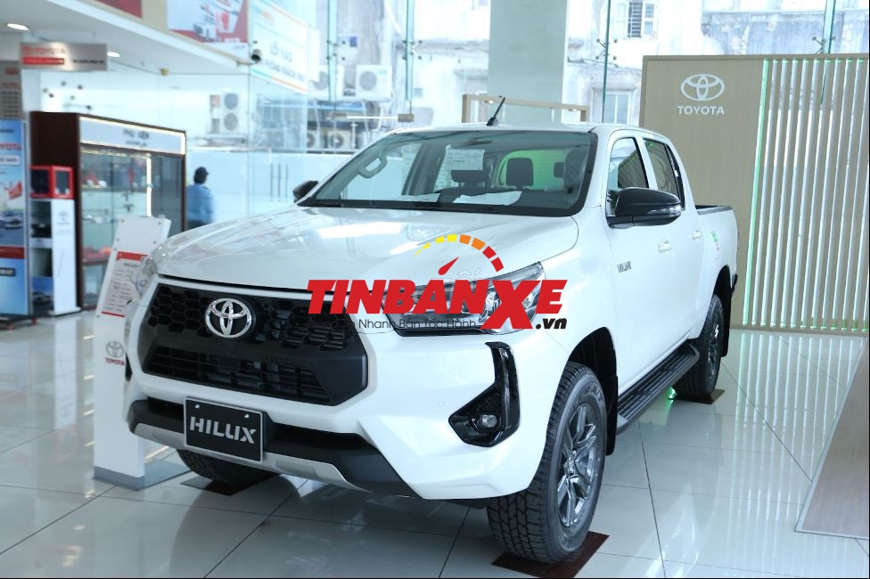 TOYOTA Hilux tháng ngâu - giảm sâu sập đáy