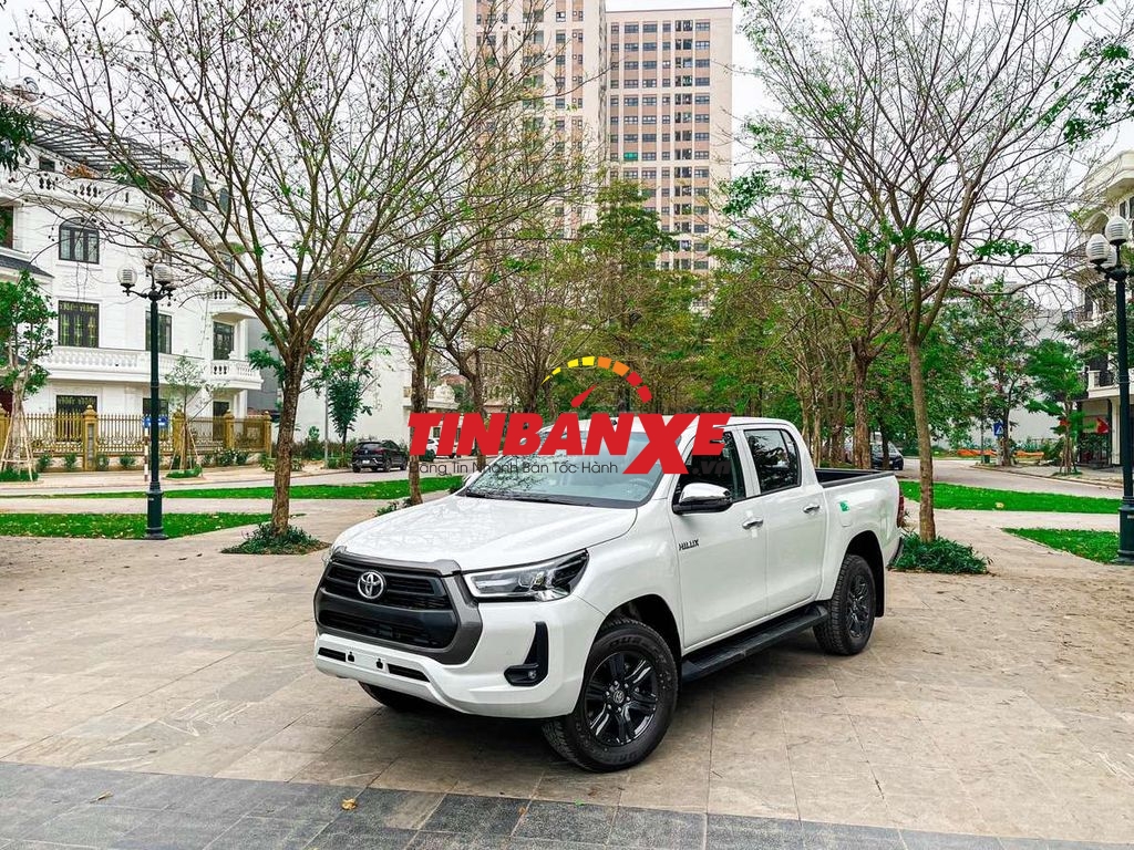 RA MẮT TOYOTA HILUX 2024 GIÁ TỐT XE GIAO SỚM Ở ĐÀ