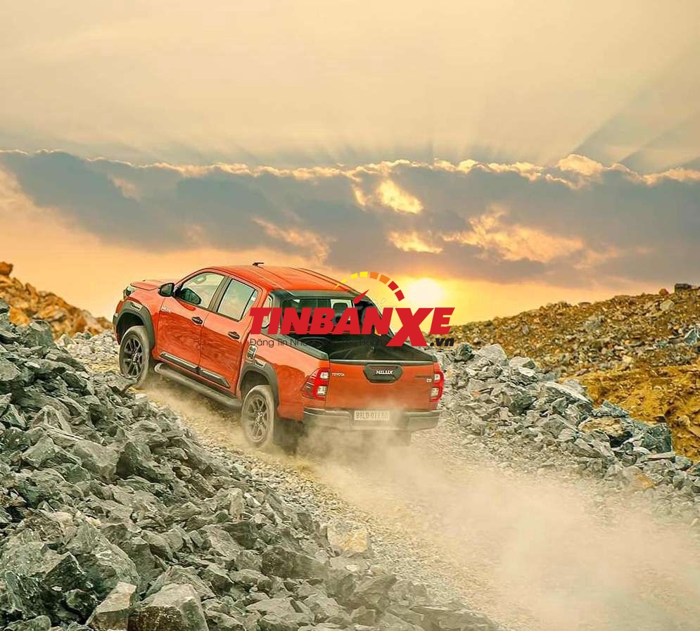 RA MẮT TOYOTA HILUX 2024 MÁY DẦU NHẬP THÁI