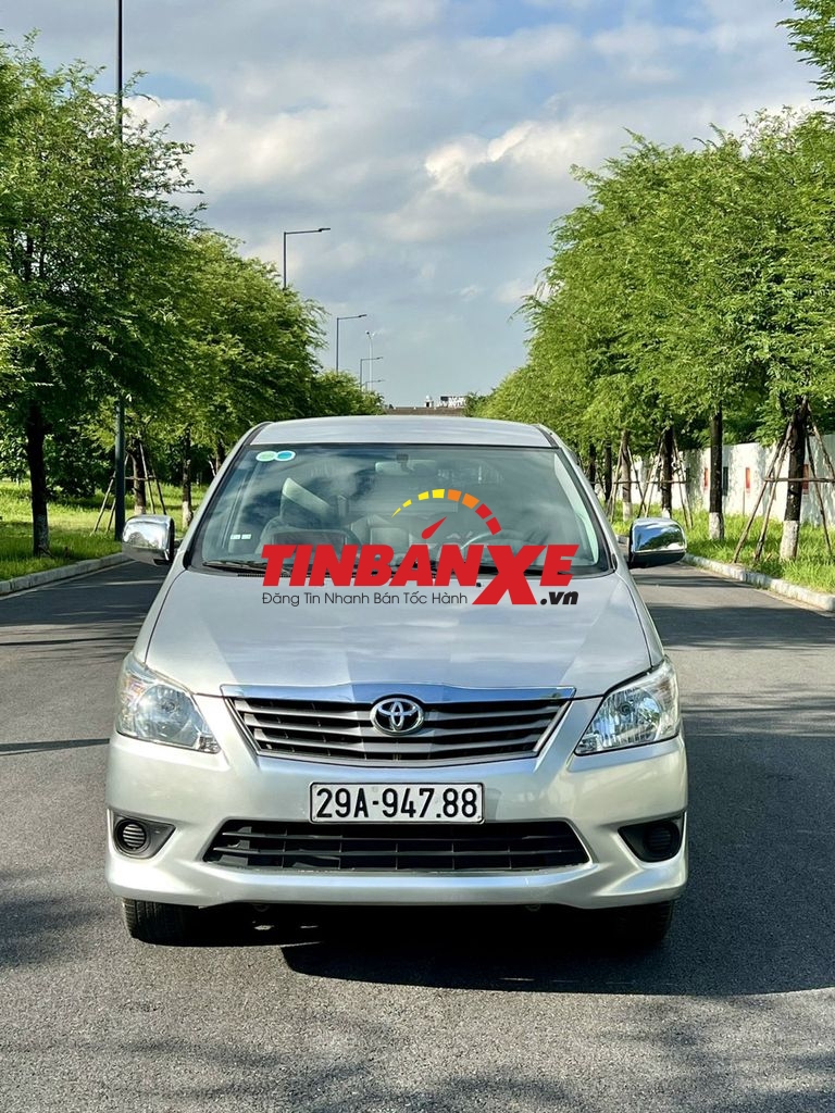 Toyota Innova E 2013