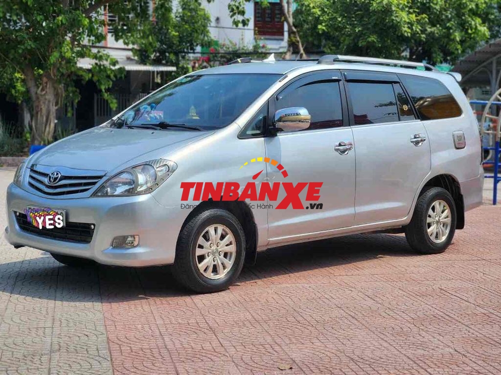 Toyota Innova Xám - Inova  7 chỗ cực đẹp chính chủ