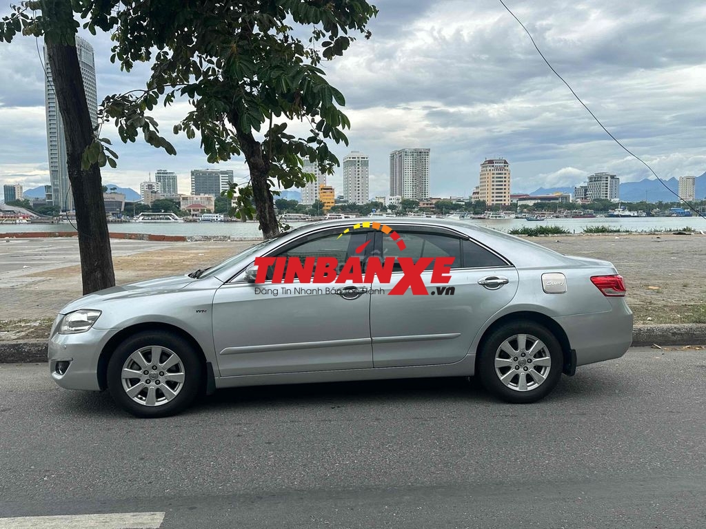 Toyota Camry 2009 2.4G - 100000 km