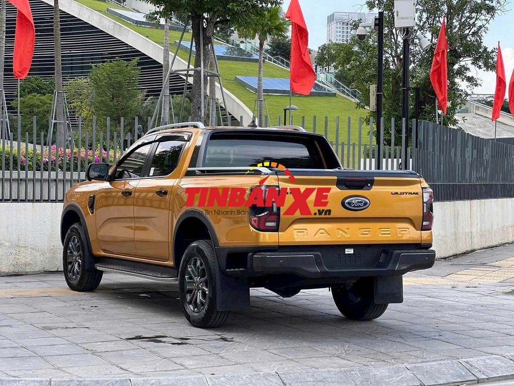 Ranger Wildtrak sẵn xe đủ màu