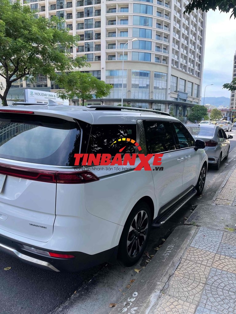 Kia Carnival 2022 2.2D Luxury 8 chỗ - 28000 km