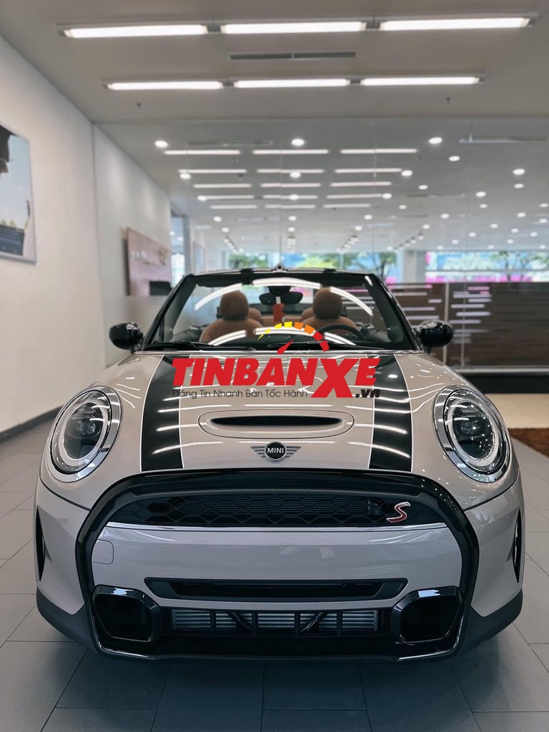 Mini Cooper Mui Trần có giá từ 2.409 tỷ ạ