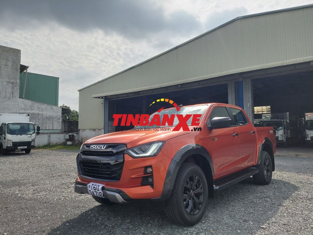 Dmax 2023 ,2 cầu số tự động,full nội thất 745tr