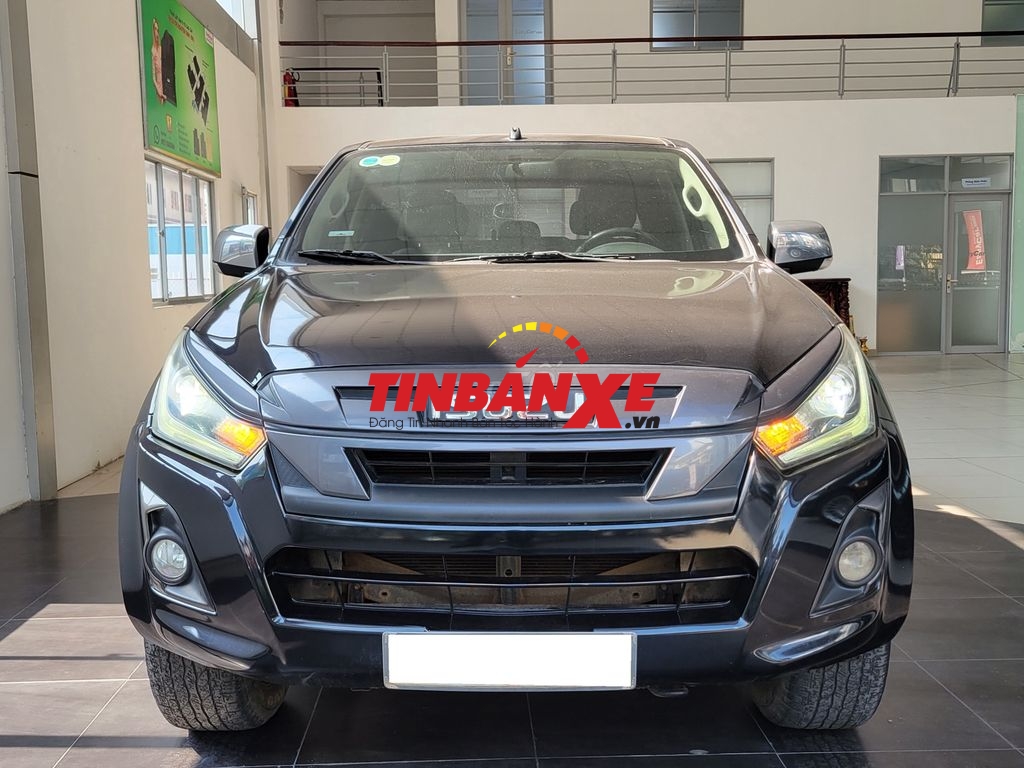 Isuzu Dmax 2019 màu đen bao sang tên