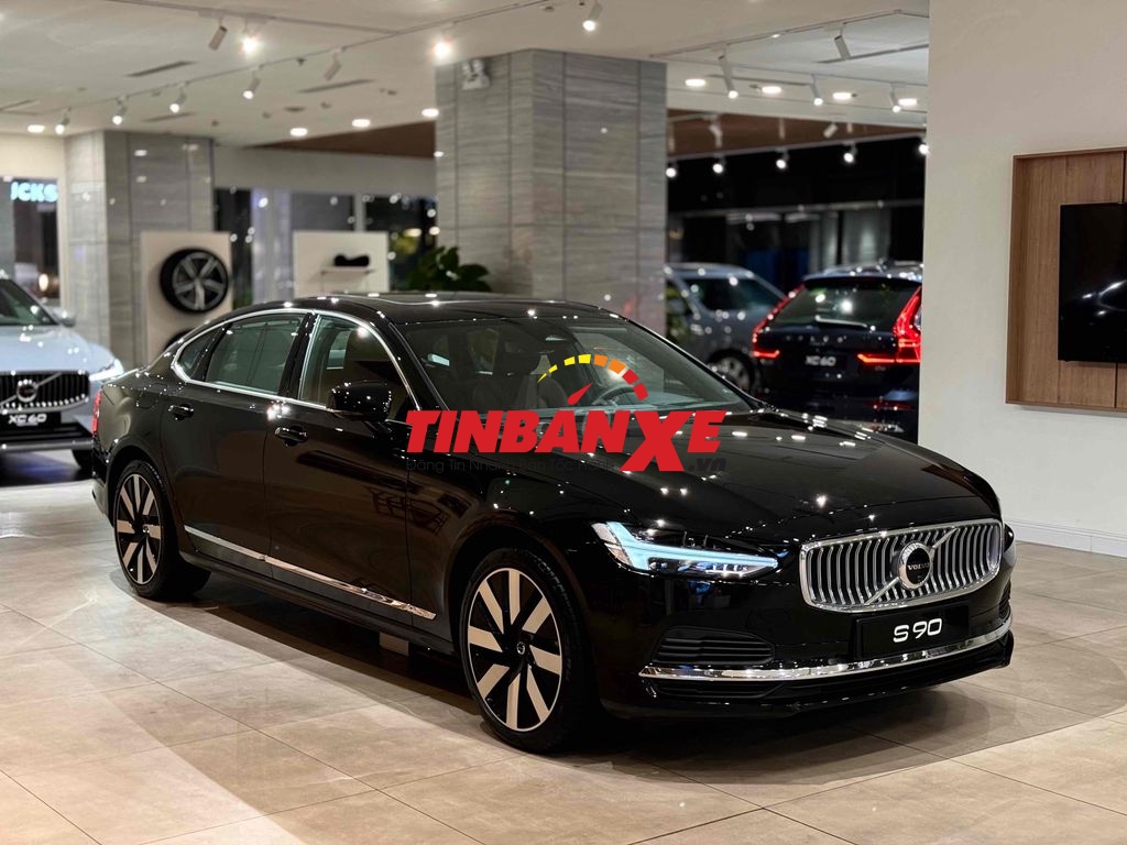 Volvo S90 xăng lai điện. Quà tặng ngập tràn.