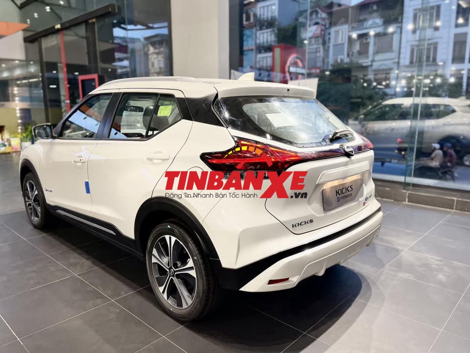 XE NISSAN KICKS GIÁ TỐT