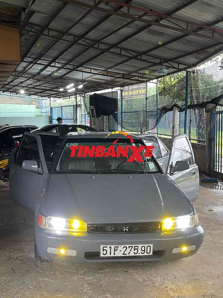 Honda Accord 1993. số sàn . mới sơn máy êm ru