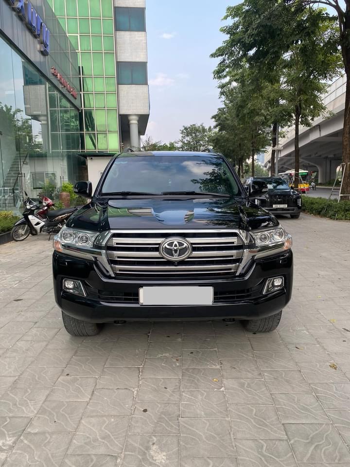 Bán Toyota Land Cruiser 4.6 V8 sản xuất 2016, biển Hà Nội.