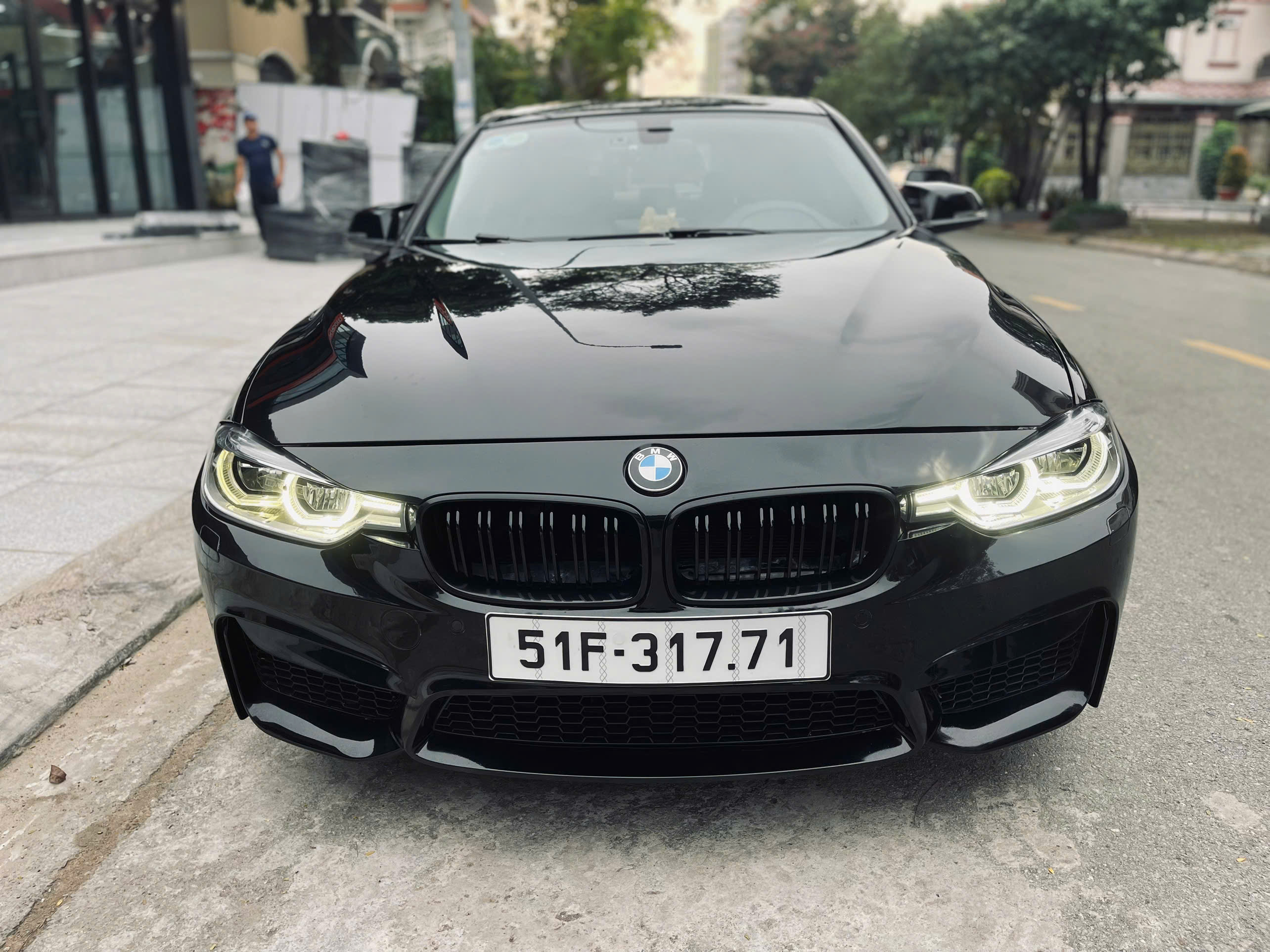 Cần bán xe BMW 320i 2016