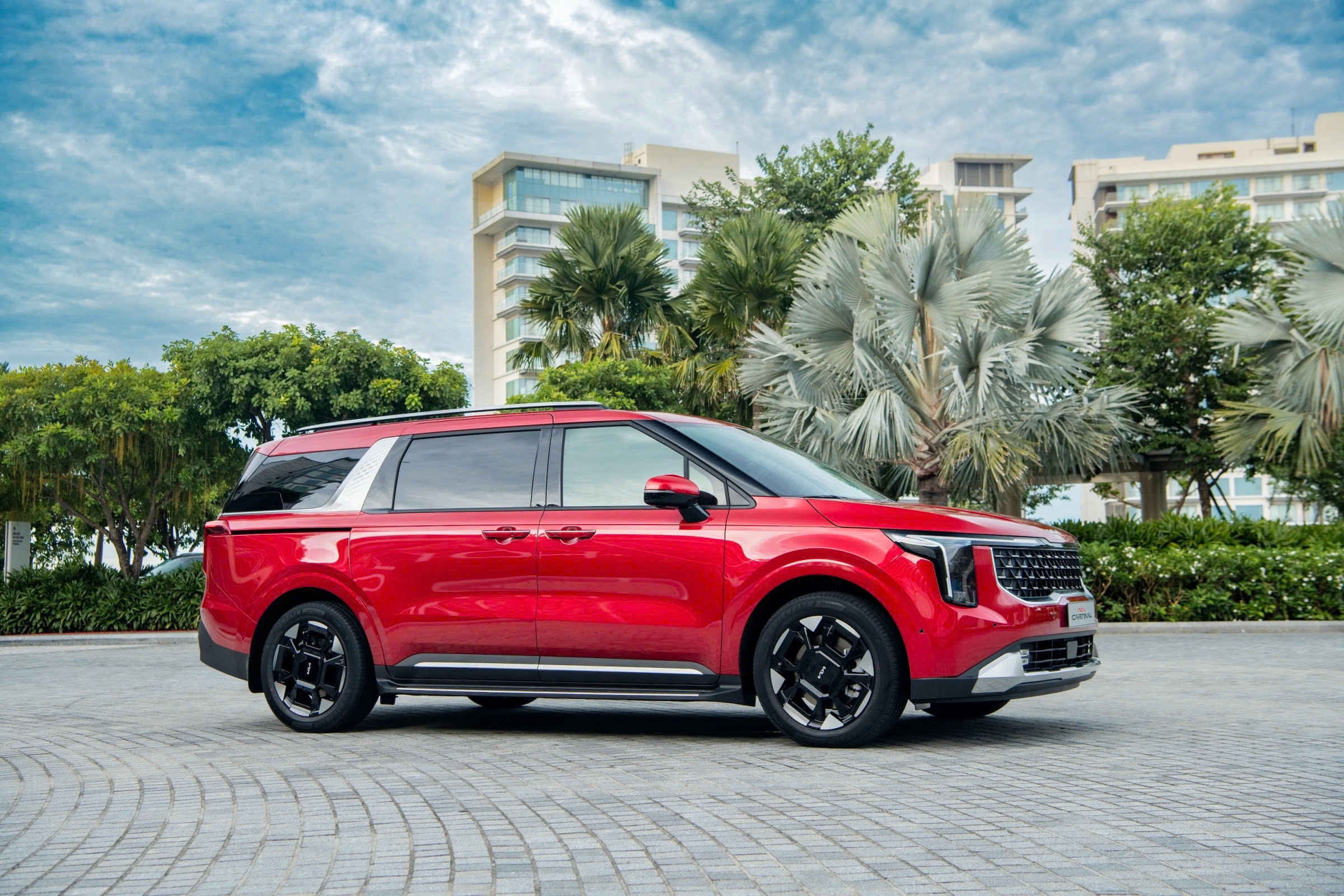 2.2D Luxury 8 chỗ 