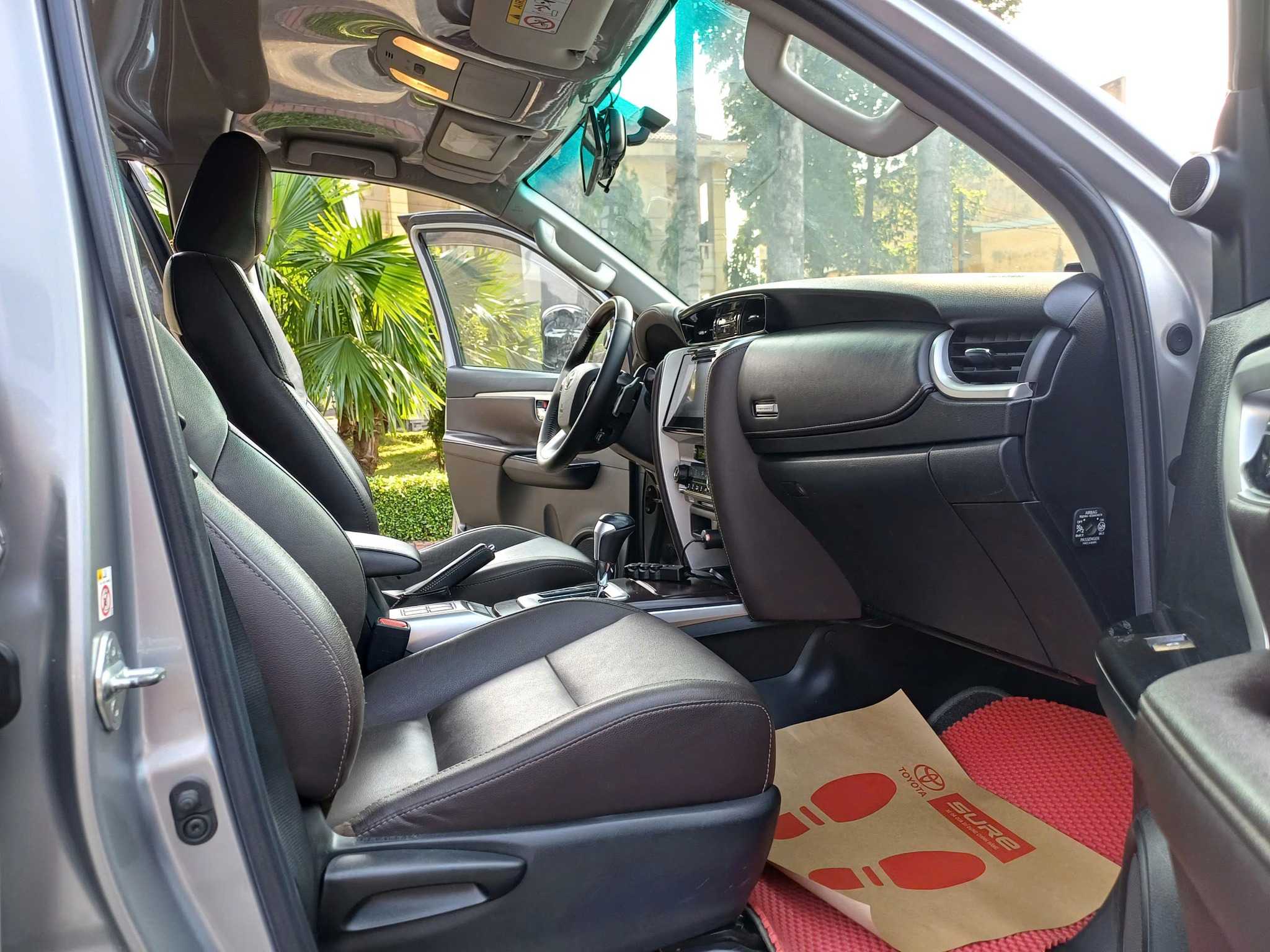 toyota-fortuner-27at-4x2-2019-9.png