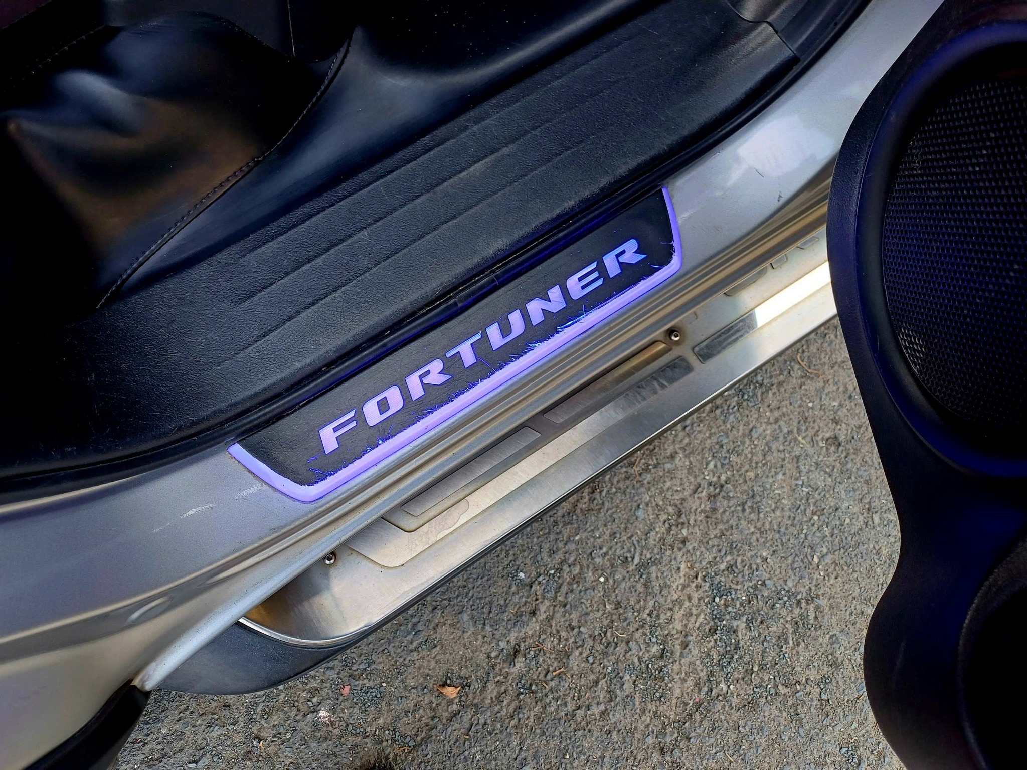 toyota-fortuner-27at-4x2-2019-11.png