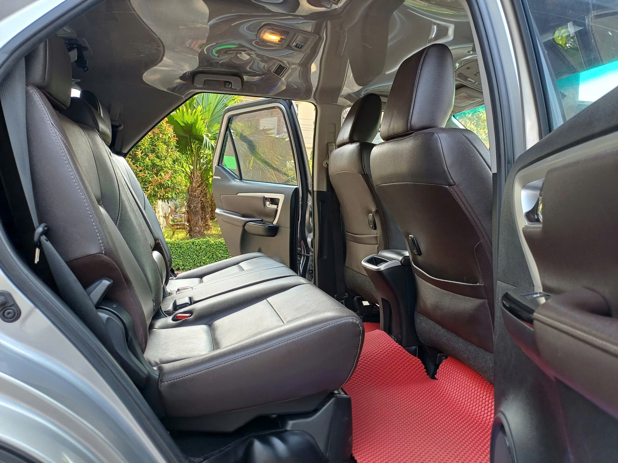 toyota-fortuner-27at-4x2-2019-10.png