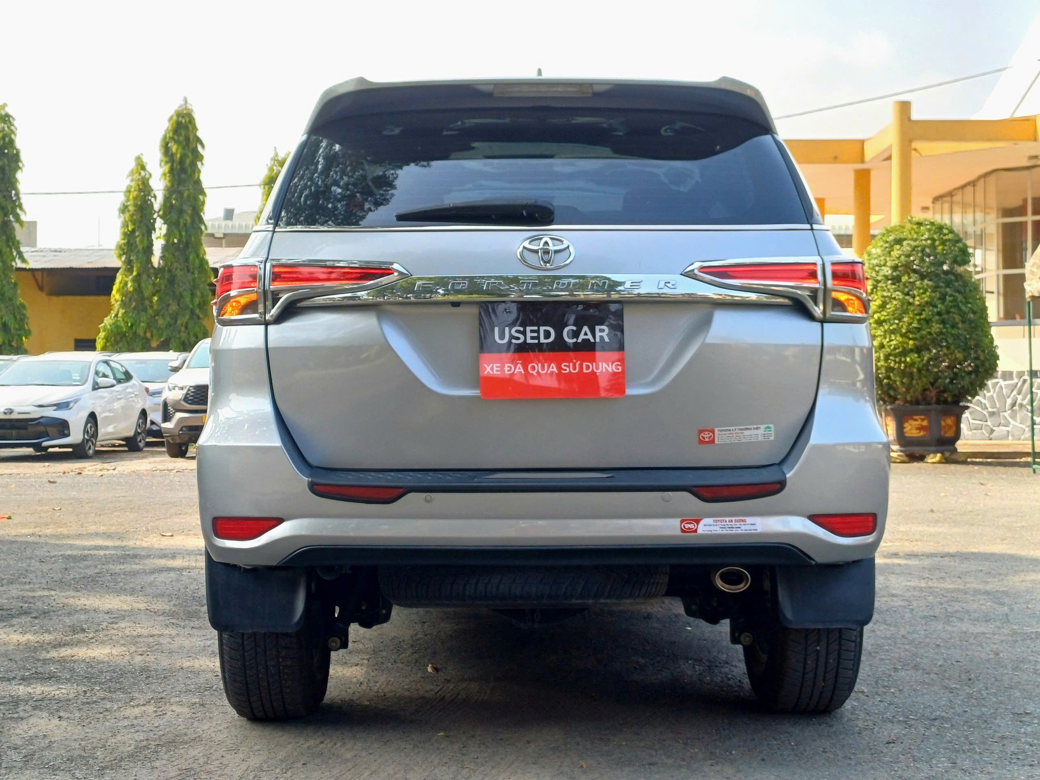 toyota-fortuner-27at-4x2-2019-6.png