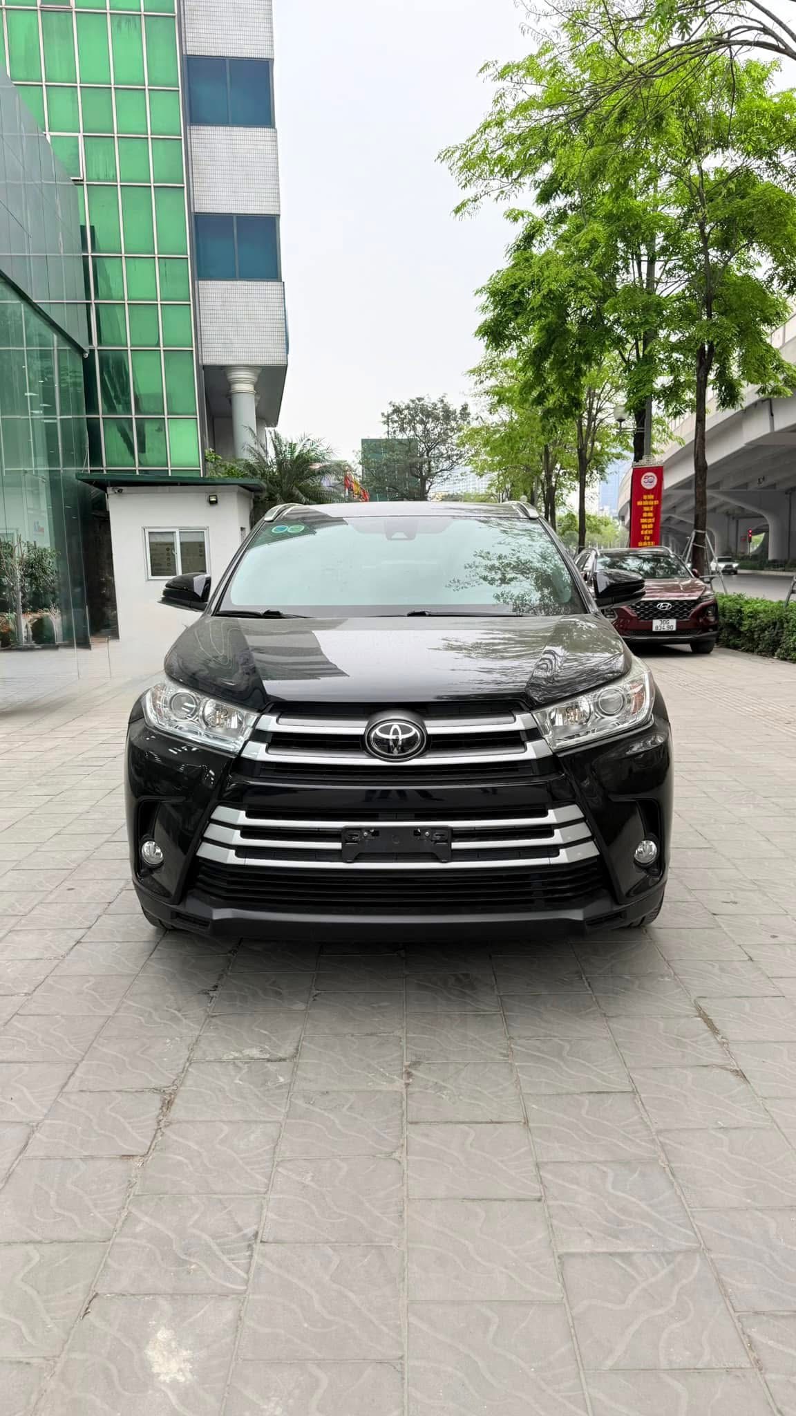 Toyota Highlander LE nhập Mỹ, Model 2017, lăn bánh 3,6 vạn, 1 chủ,