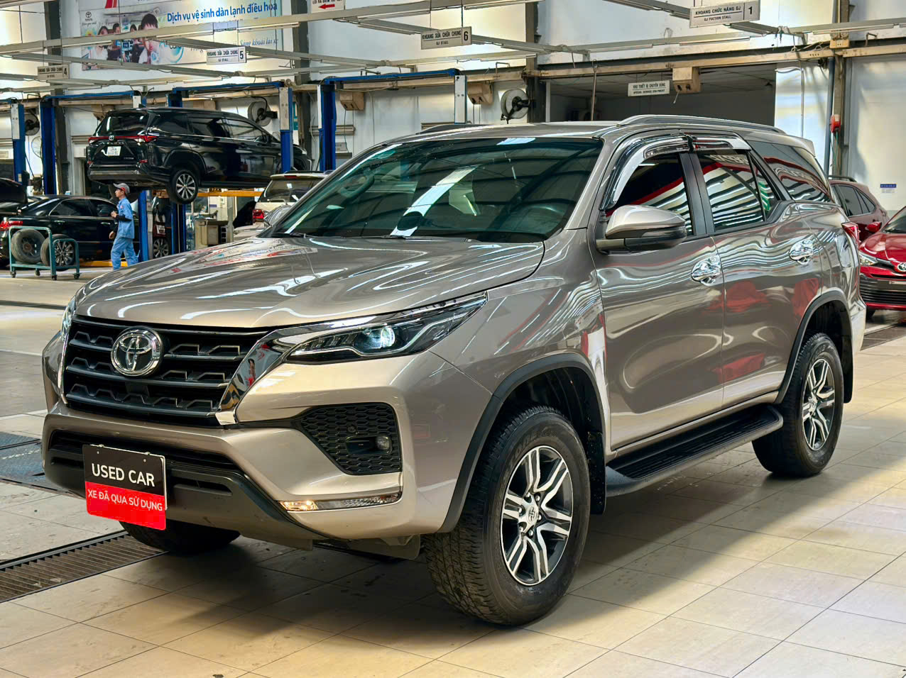 toyota-fortuner-24at-4x2-2020-3.png