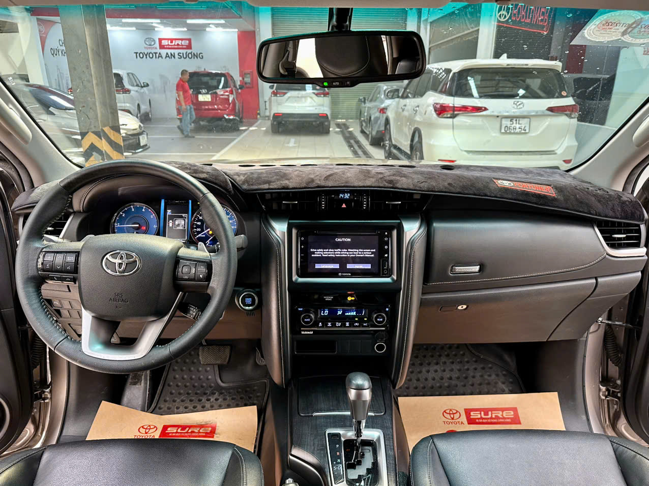 toyota-fortuner-24at-4x2-2020-11.png