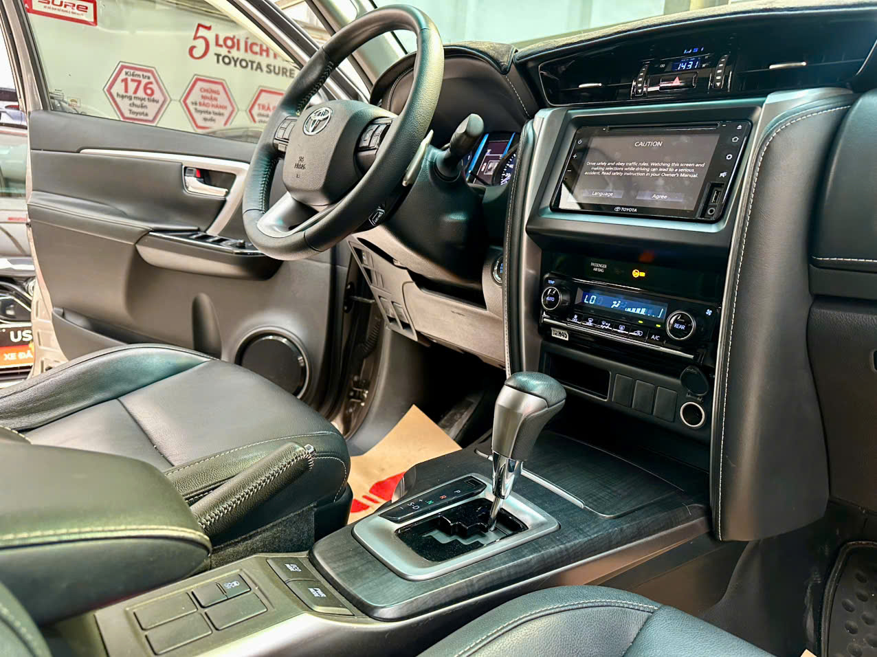toyota-fortuner-24at-4x2-2020-7.png