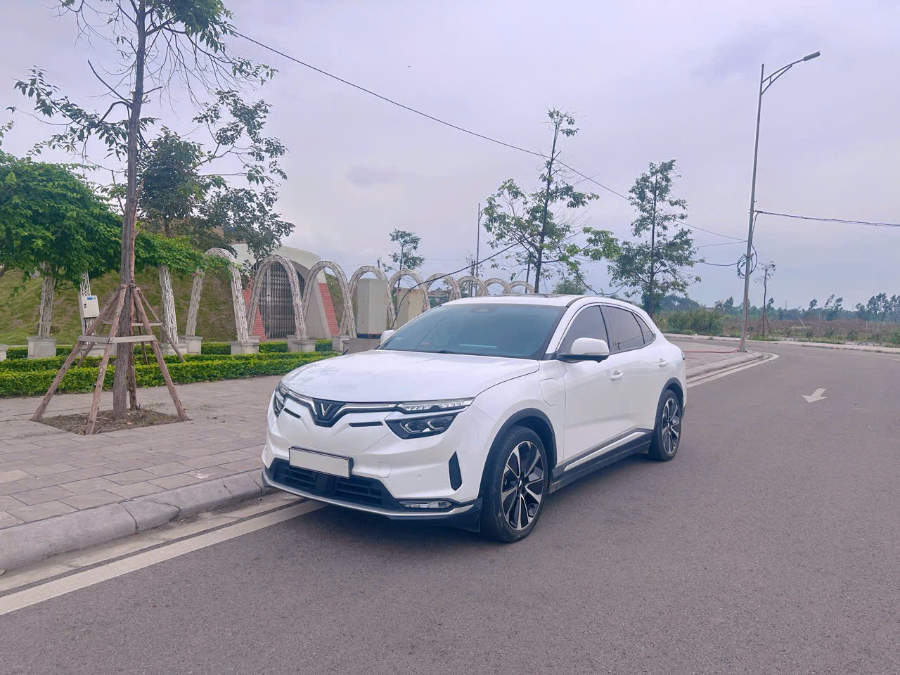 Bán xe Vf8 plus 2023