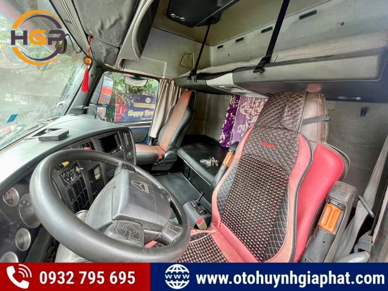 Cabin-Xe-dau-keo-Howo-A7-2015-cu.png