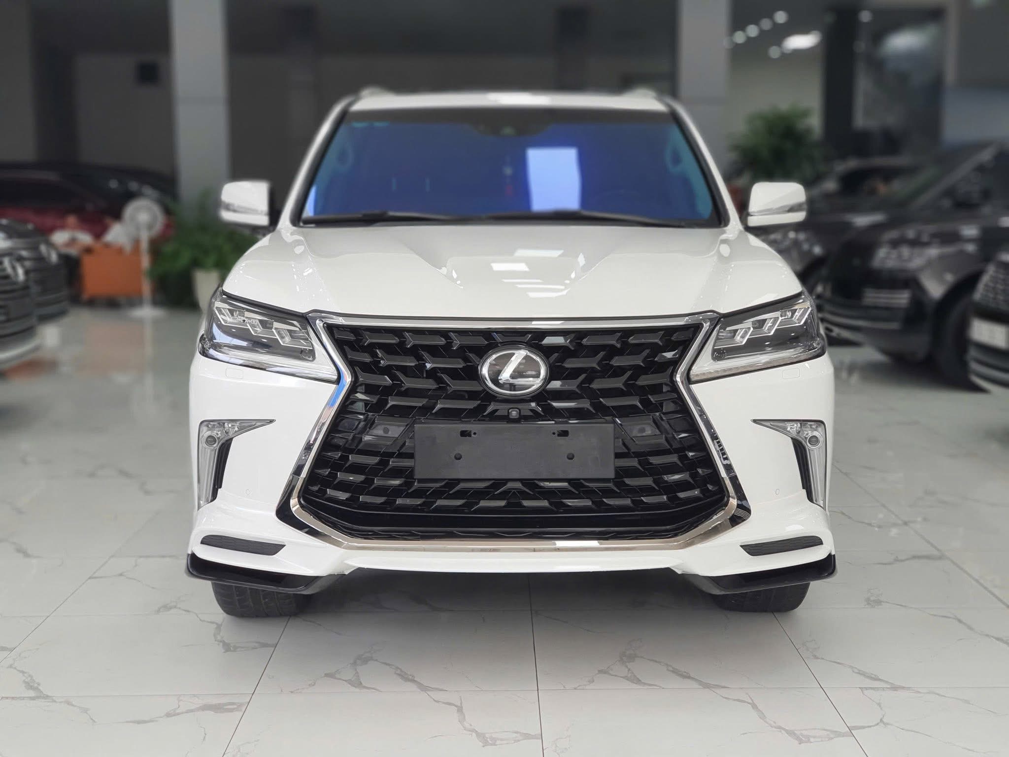 Bán Lexus LX570 Super Sport Trung Đông, sản xuât 2016.