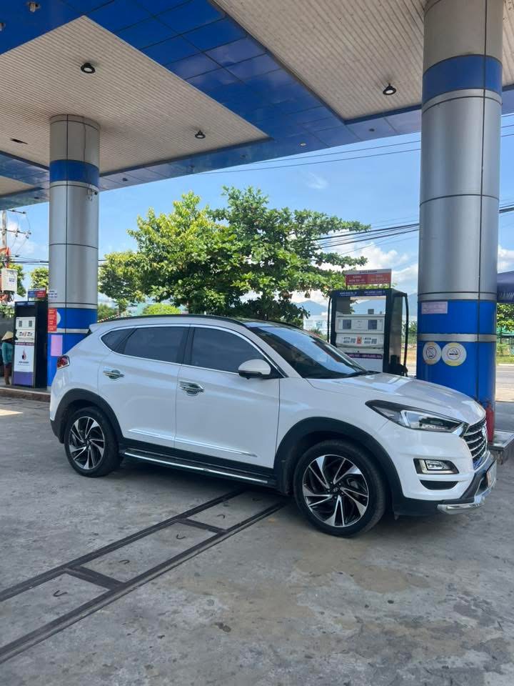 cần tiền bán gấp Hyundai Tucson 2019 máy 1.6TB, 65000km