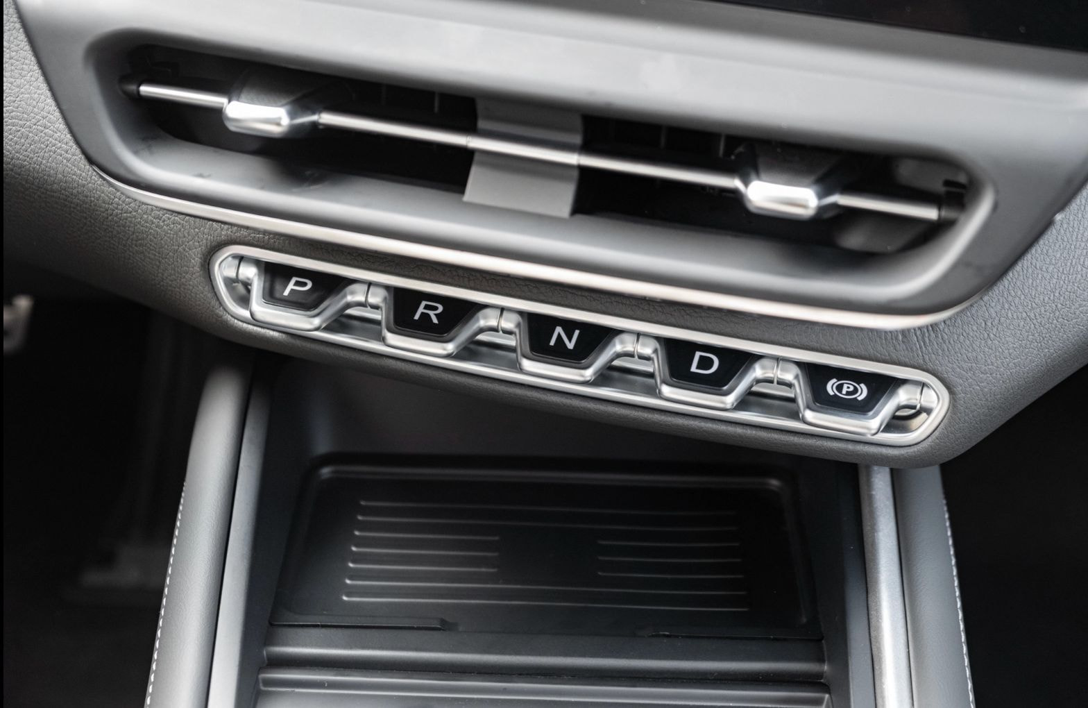 can-so-xe-vinfast-vf7.png