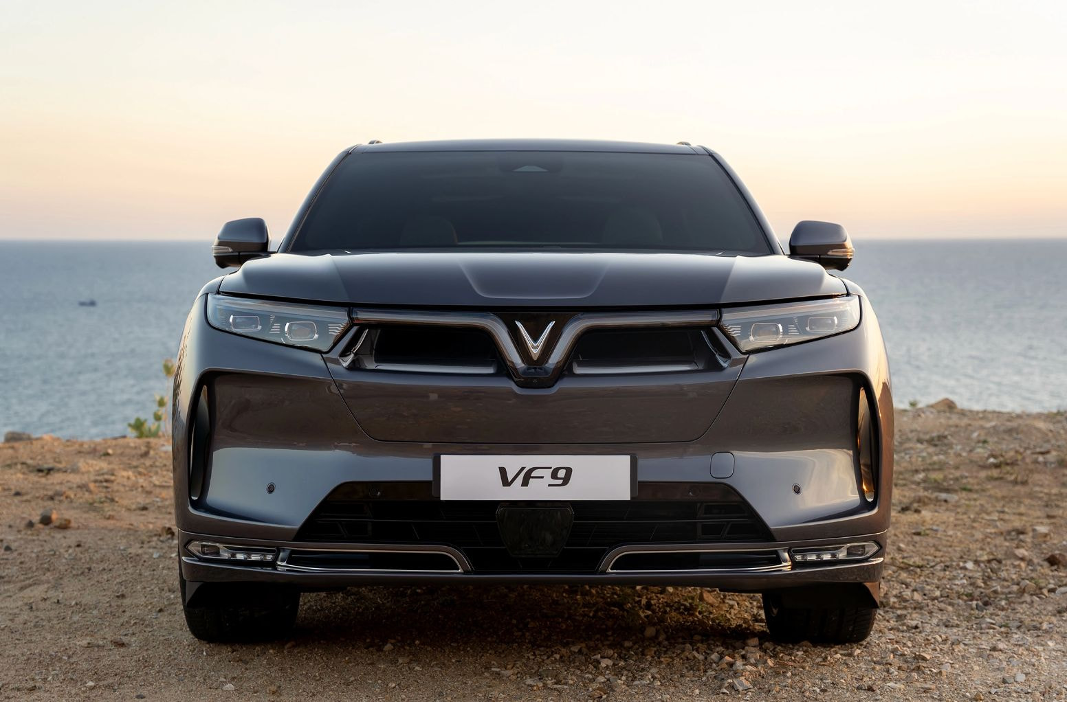 dau-xe-vinfast-vf9.png