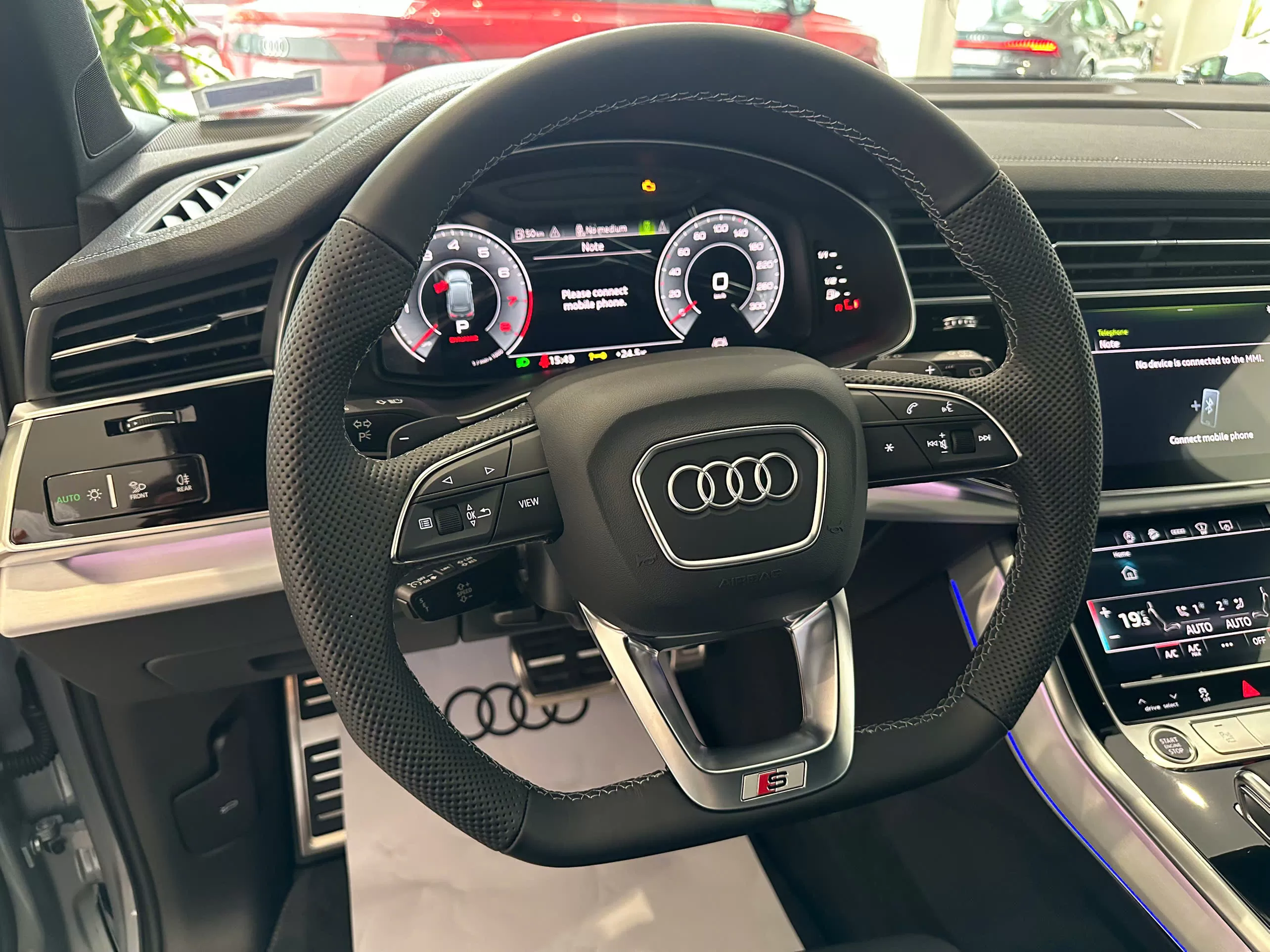 vo-lang-xe-audi-q7-tinbanxe.png
