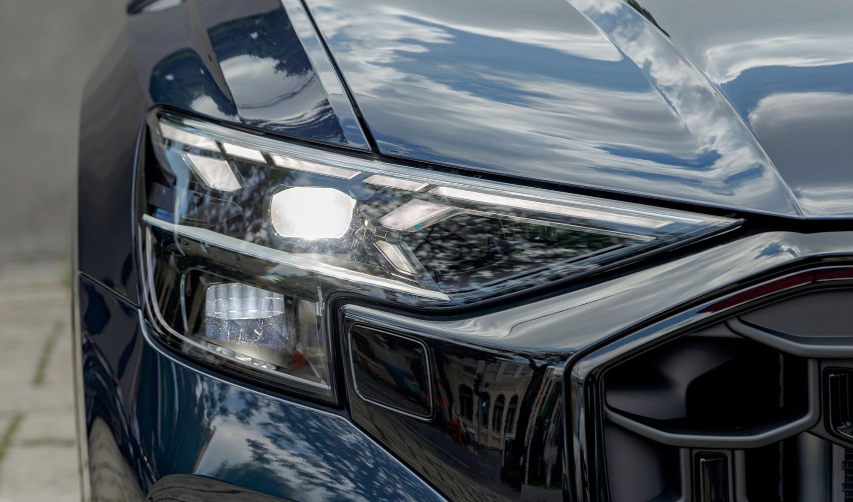 den-xe-audi-q8.png