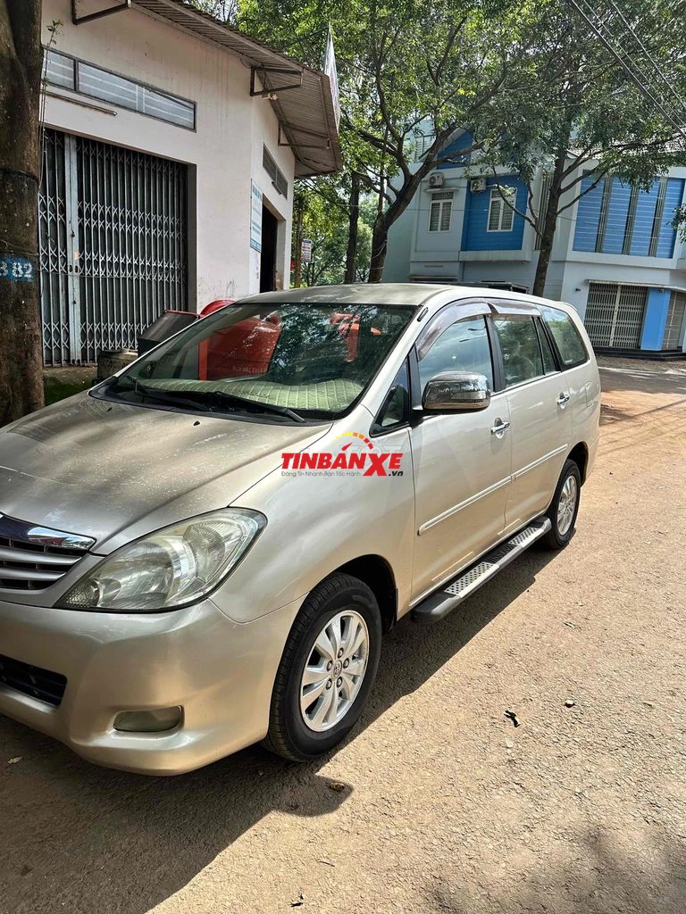 Toyota Innova 2010 G SR - 139000 km