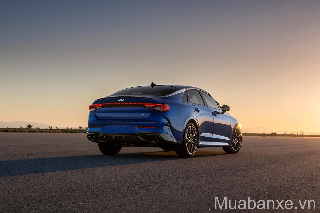 duoi-xe-kia-k5-tinbanxe-vn.png