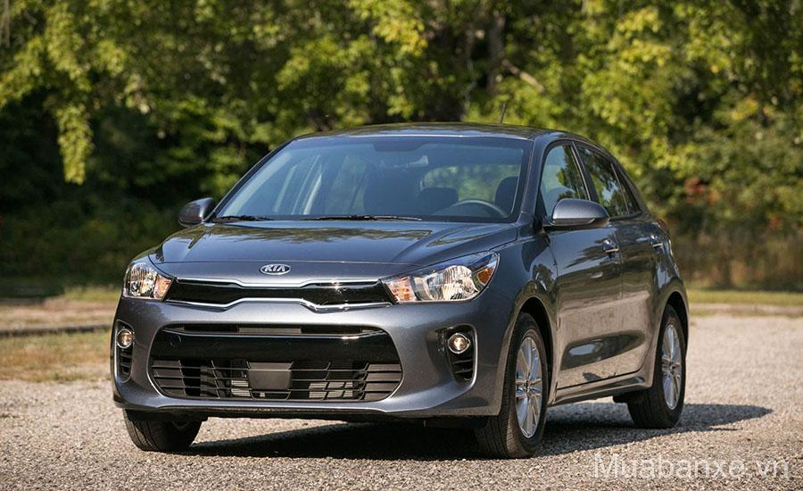 Rio Hatchback undefined