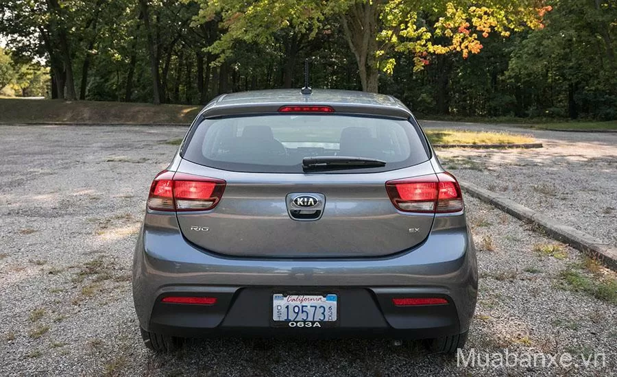 Thiết kế đuôi xe Kia Rio Hatchback
